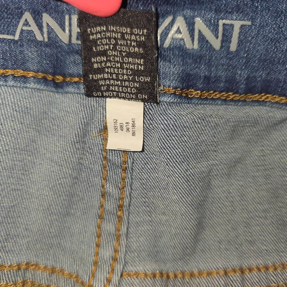 Lane Bryant Girlfriend Short Women 26 Blue Distressed Lace Trim Denim - Picture 9 of 9